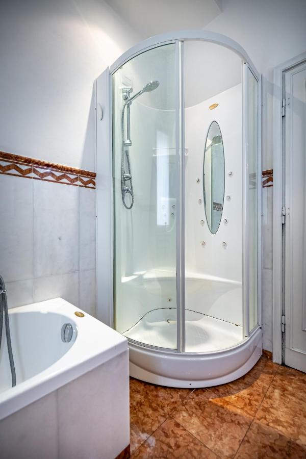Yid D'Azeglio Luxury Apartment With Parking 피렌체 외부 사진